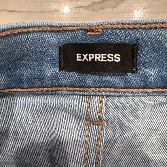 🌸Express Bermuda High Rise Shorts Size 8🌸 - Picture 4 of 7